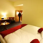 Ξενοδοχείο Trip Schumann 3*