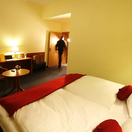 Отель Trip Schumann 3*